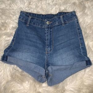 H&M denim high waist shorts 💙